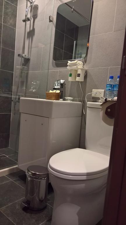 Bayman Hotel Тайпей Екстериор снимка