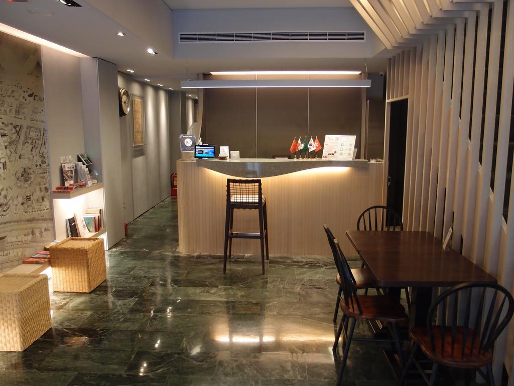 Bayman Hotel Тайпей Екстериор снимка