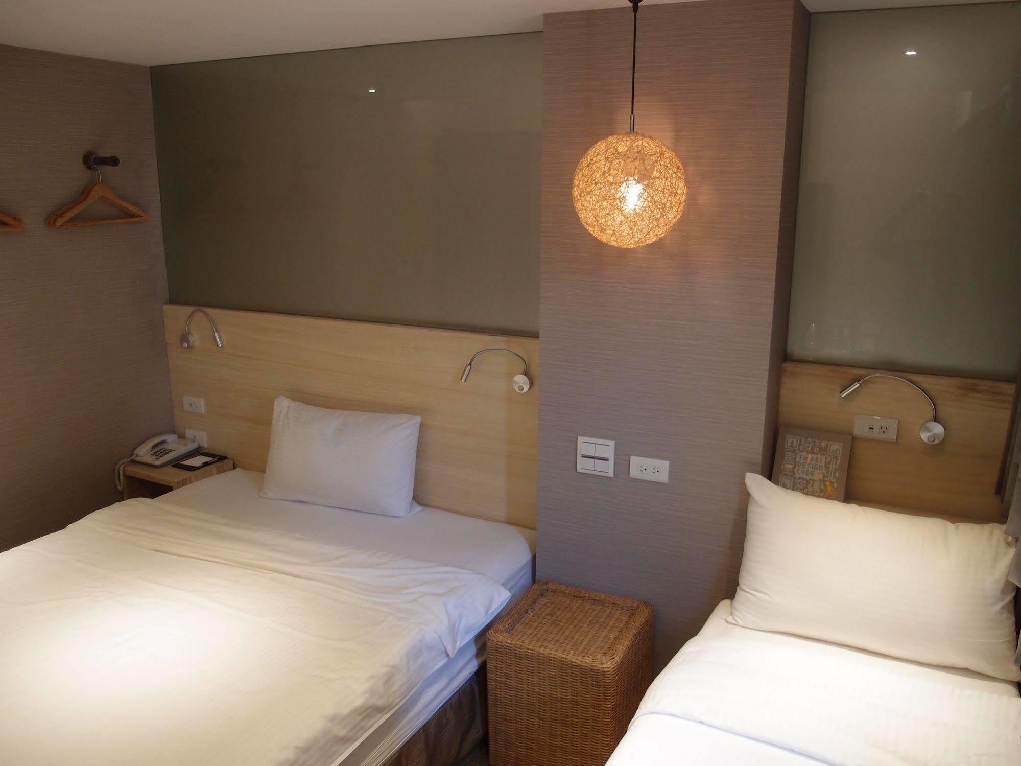 Bayman Hotel Тайпей Екстериор снимка
