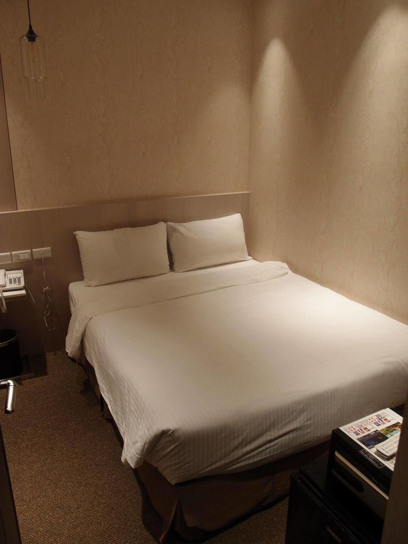 Bayman Hotel Тайпей Екстериор снимка