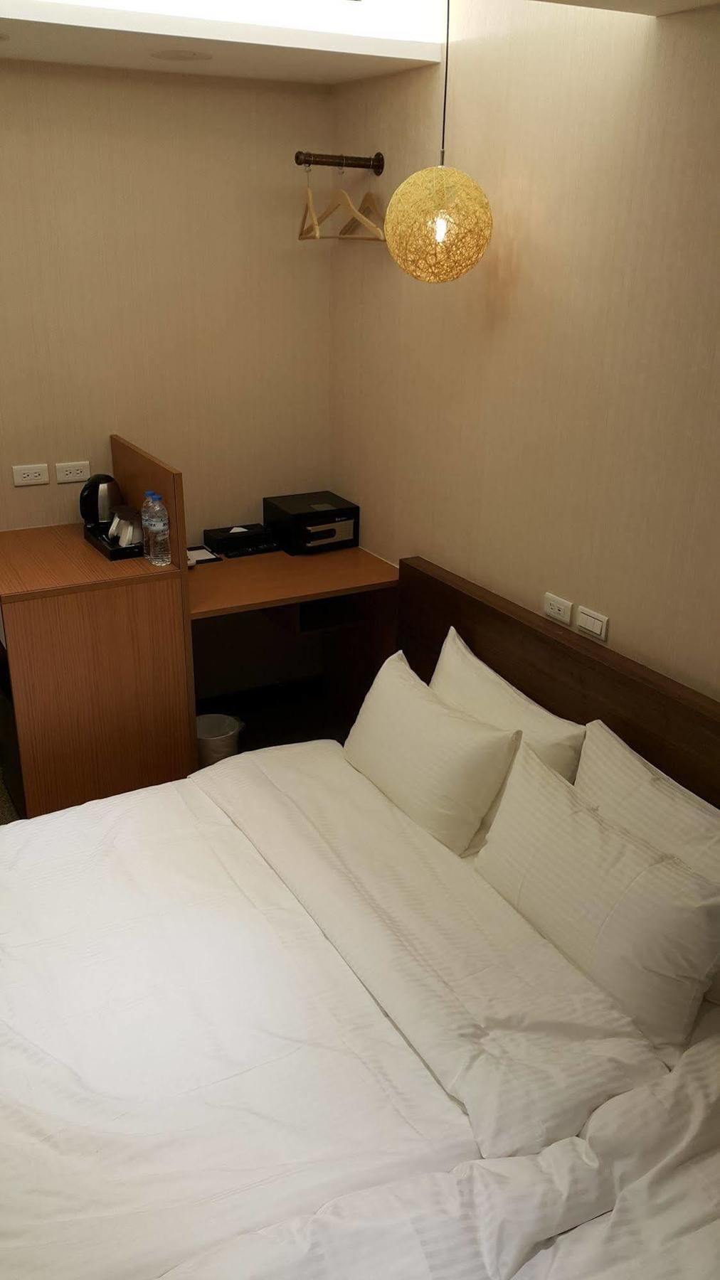 Bayman Hotel Тайпей Екстериор снимка