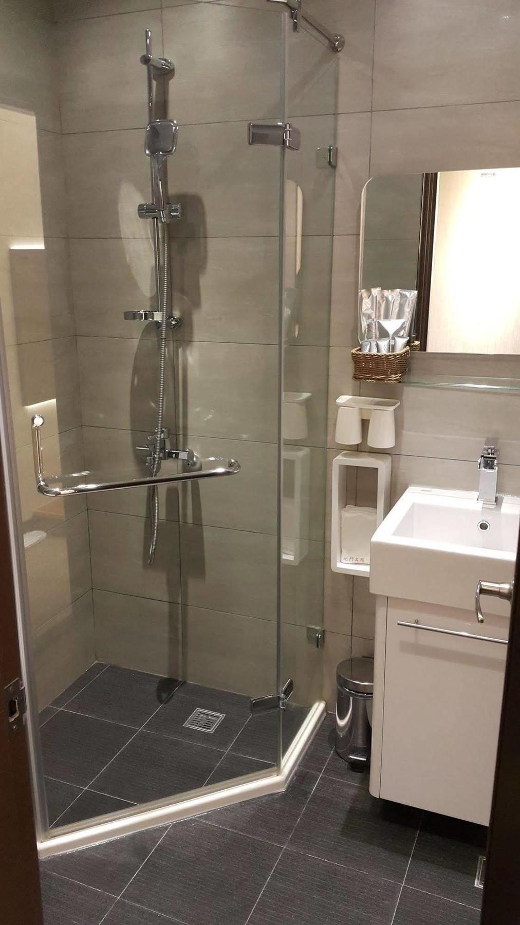 Bayman Hotel Тайпей Екстериор снимка