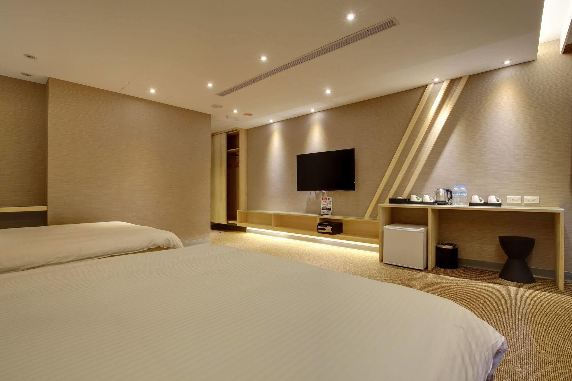 Bayman Hotel Тайпей Екстериор снимка