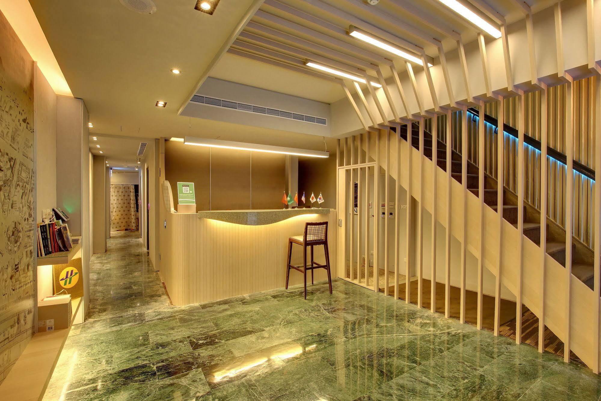 Bayman Hotel Тайпей Екстериор снимка