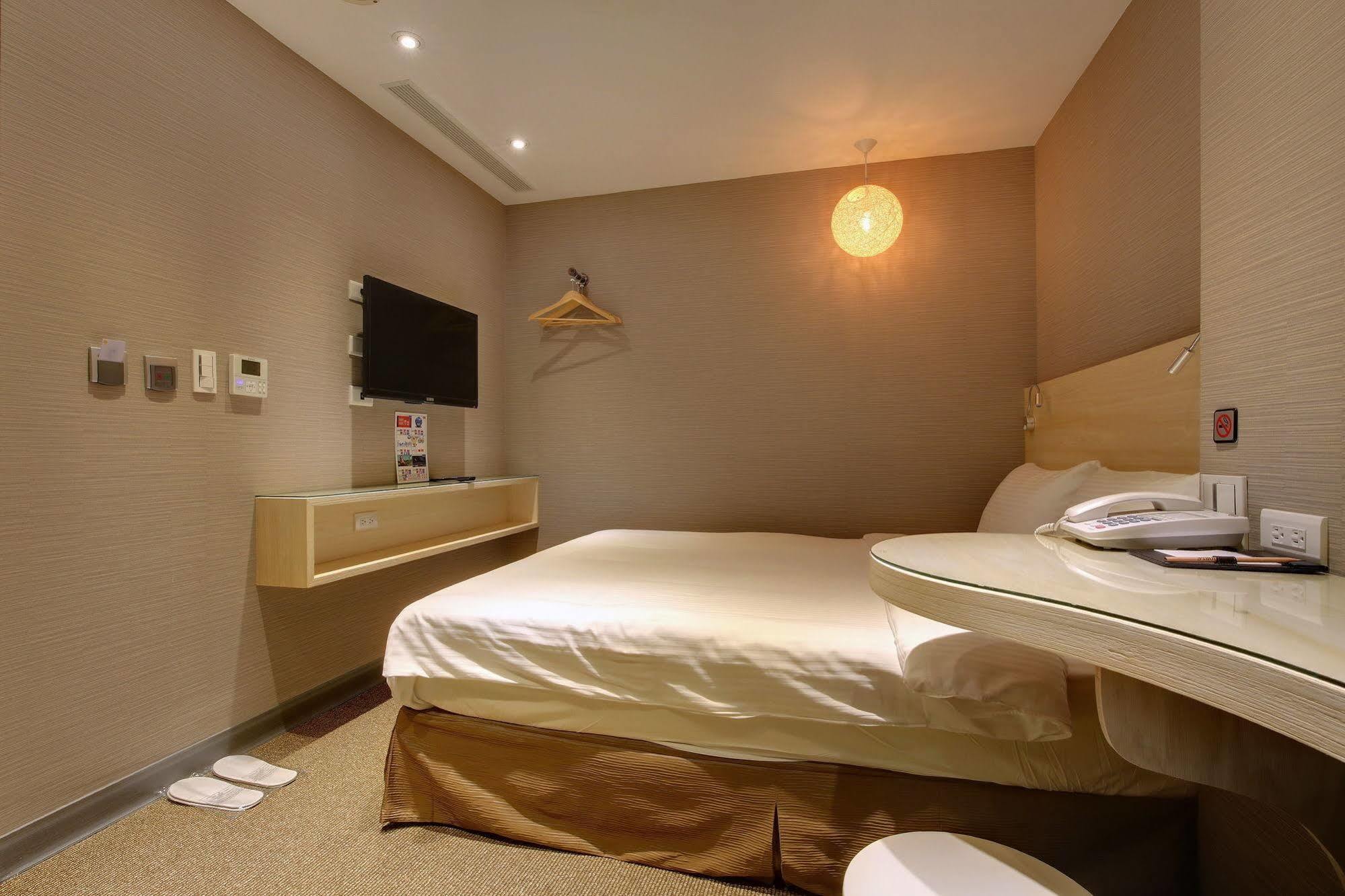 Bayman Hotel Тайпей Екстериор снимка