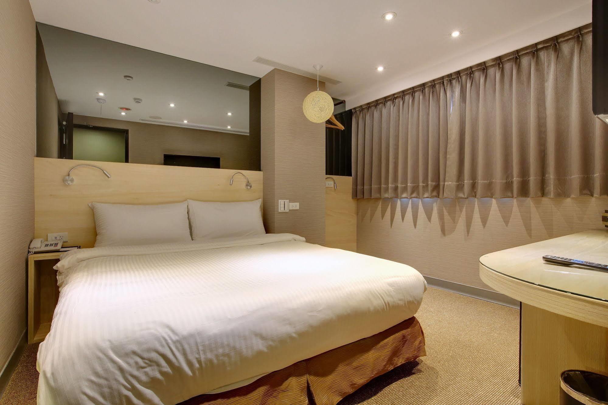 Bayman Hotel Тайпей Екстериор снимка